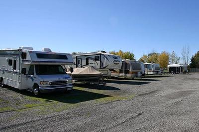Storage Units at Apple Self Storage - 307 Highway 140, Welland, ON